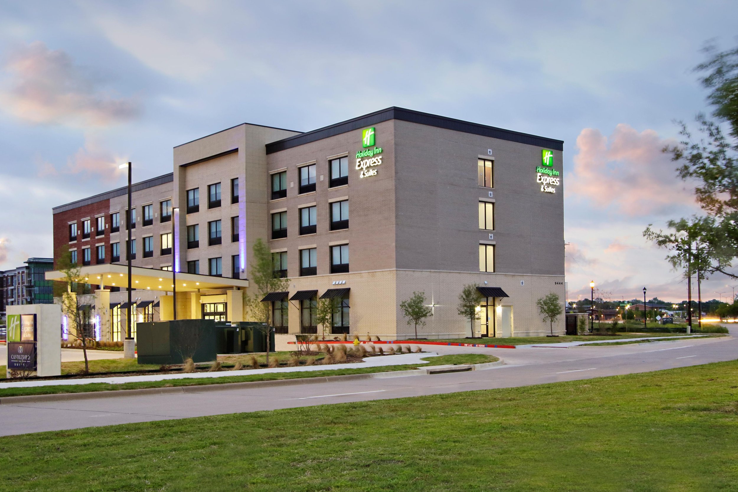 Holiday Inn Express & Suites