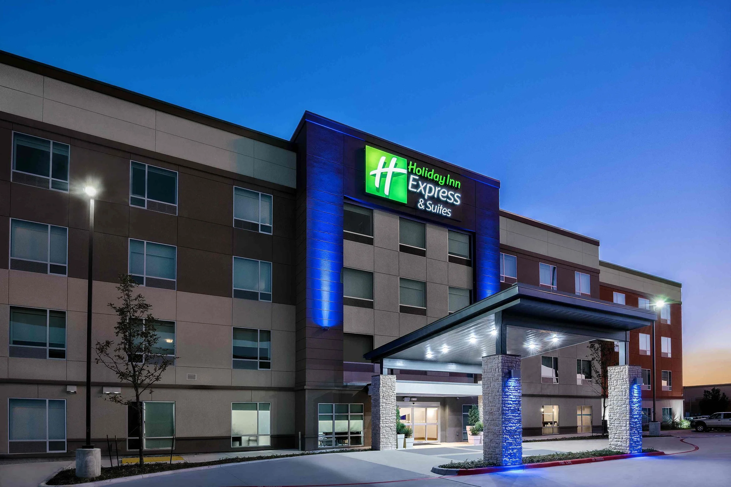 Holiday Inn Express & Suites